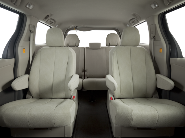 2013 Toyota Sienna SE 8 Passenger