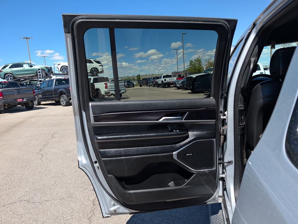 2024 Jeep Wagoneer Base