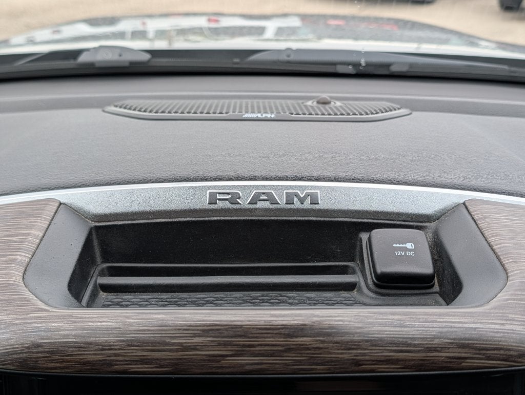 2019 RAM 1500 Laie Crew Cab 4x4 5'7' Box