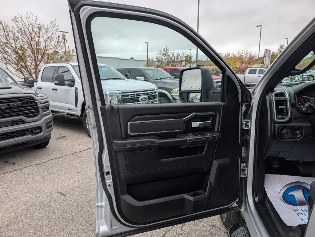 2026 RAM 3500 Big Horn Crew Cab 4x4 8' Box