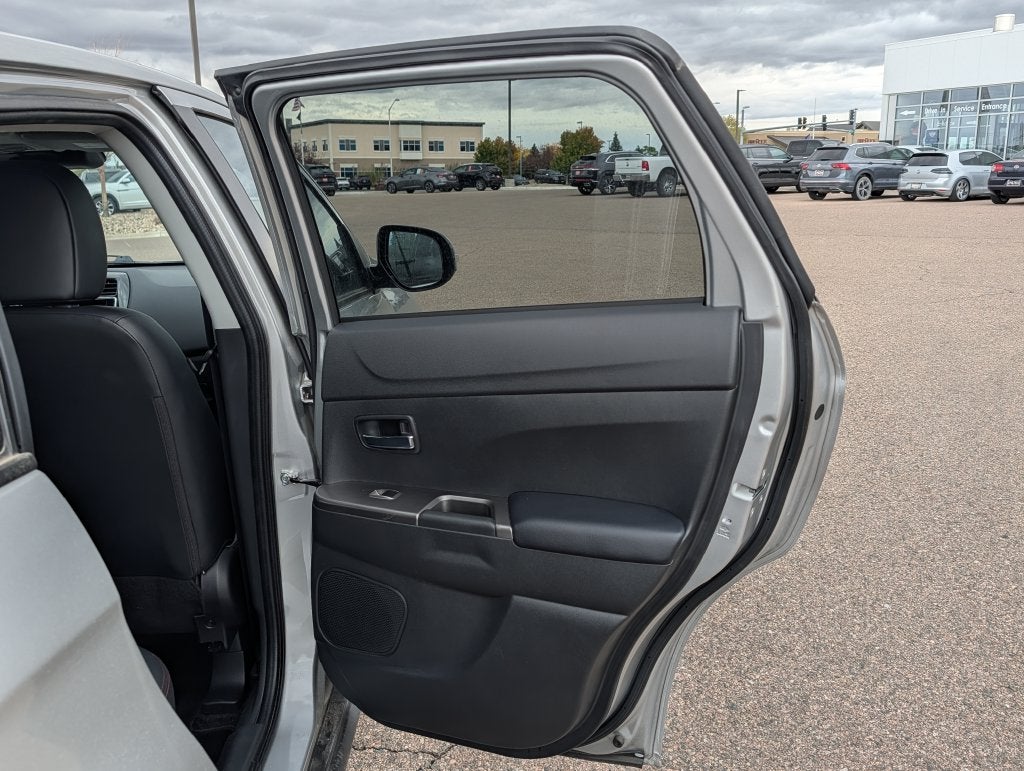 2025 Mitsubishi Outlander Sport Base