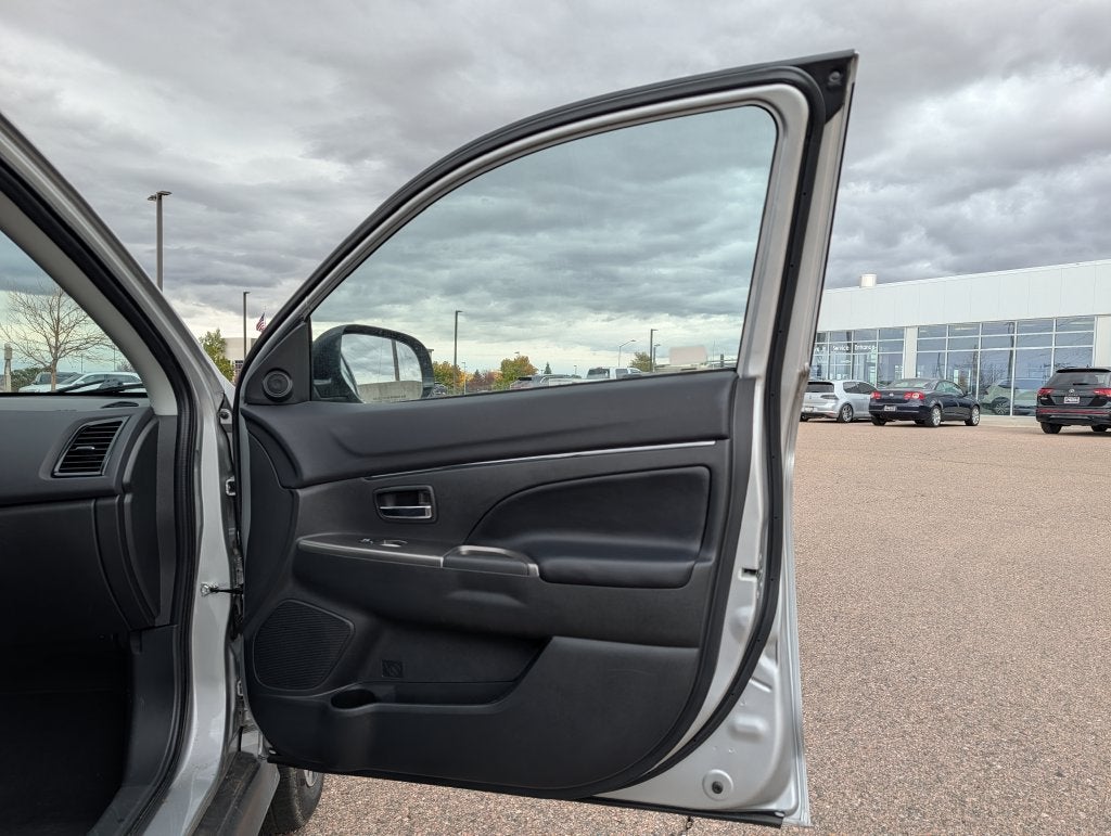 2025 Mitsubishi Outlander Sport Base