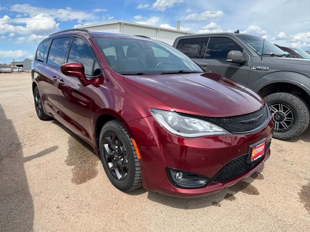 2020 Chrysler Pacifica Touring L's photo