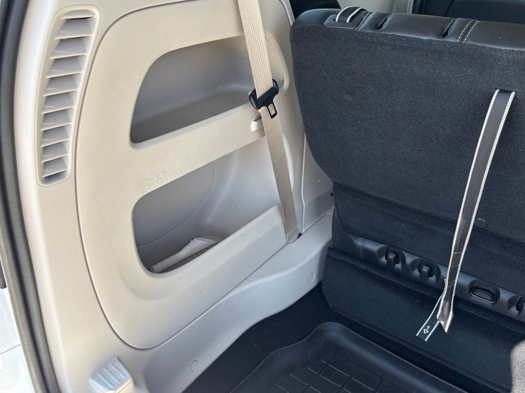 2024 Chrysler Pacifica Touring L - Photo 10