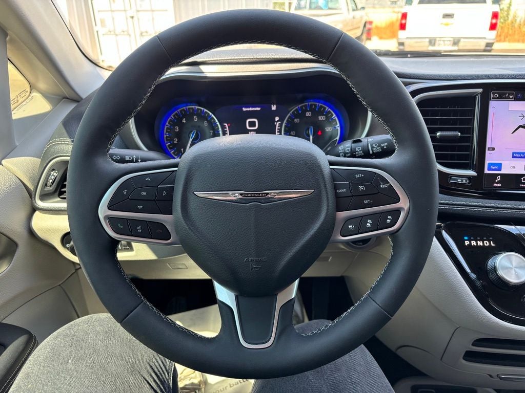 2024 Chrysler Pacifica Touring L - Photo 18