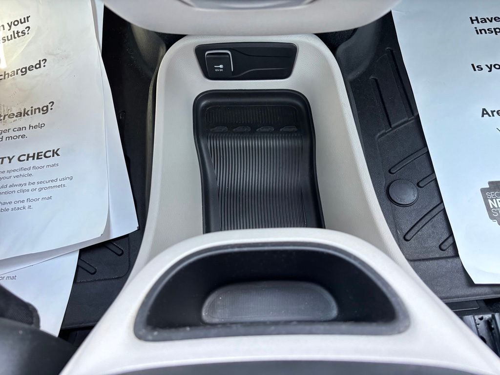 2024 Chrysler Pacifica Touring L - Photo 25
