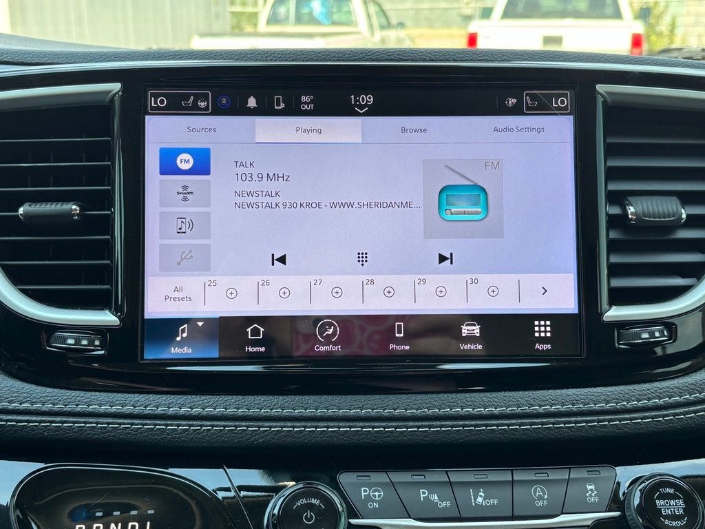 2024 Chrysler Pacifica Touring L - Photo 29