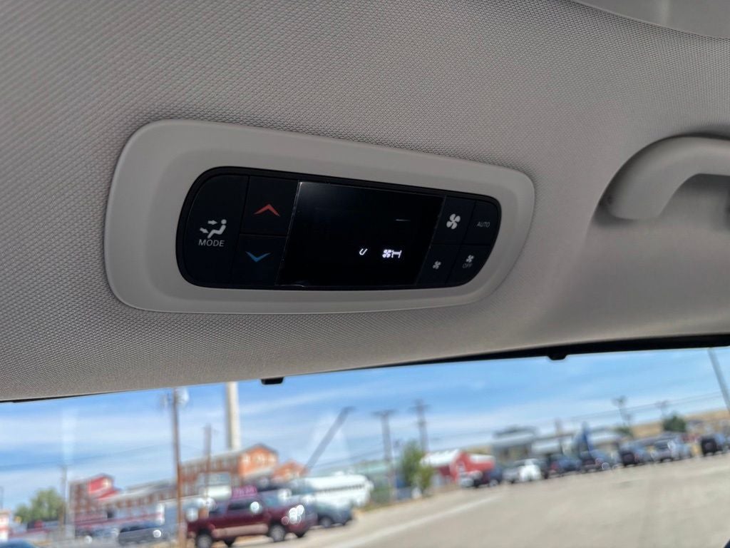 2024 Chrysler Pacifica Touring L - Photo 39