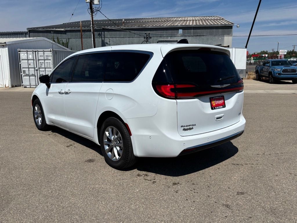 2024 Chrysler Pacifica Touring L - Photo 7