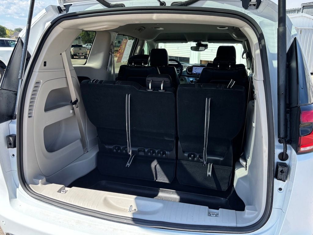 2024 Chrysler Pacifica Touring L - Photo 8