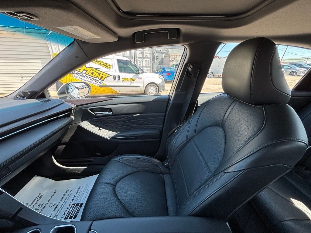 2021 Toyota Avalon Limited - Photo 22