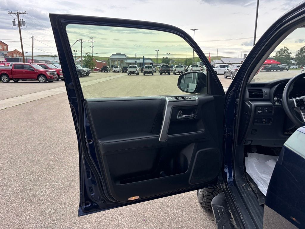 2021 Toyota 4Runner SR5 - Photo 14