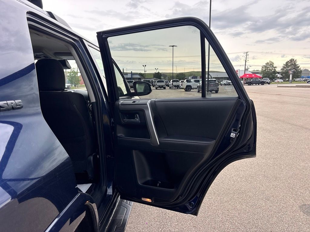 2021 Toyota 4Runner SR5 - Photo 40