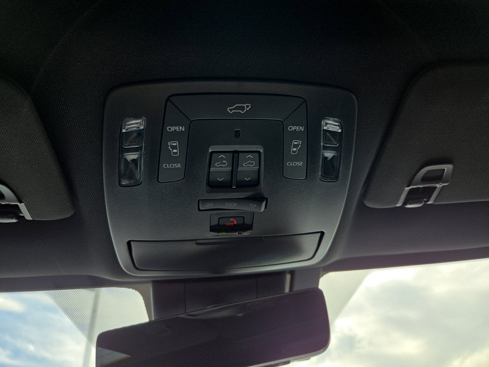 2026 Toyota Sienna Platinum 7 Passenger