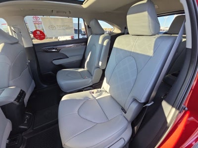 2026 Toyota Highlander Platinum