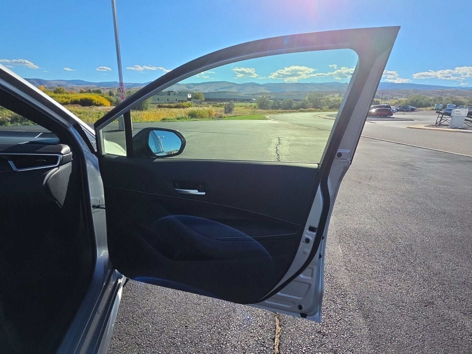 2027 Toyota Corolla Hatchback SE