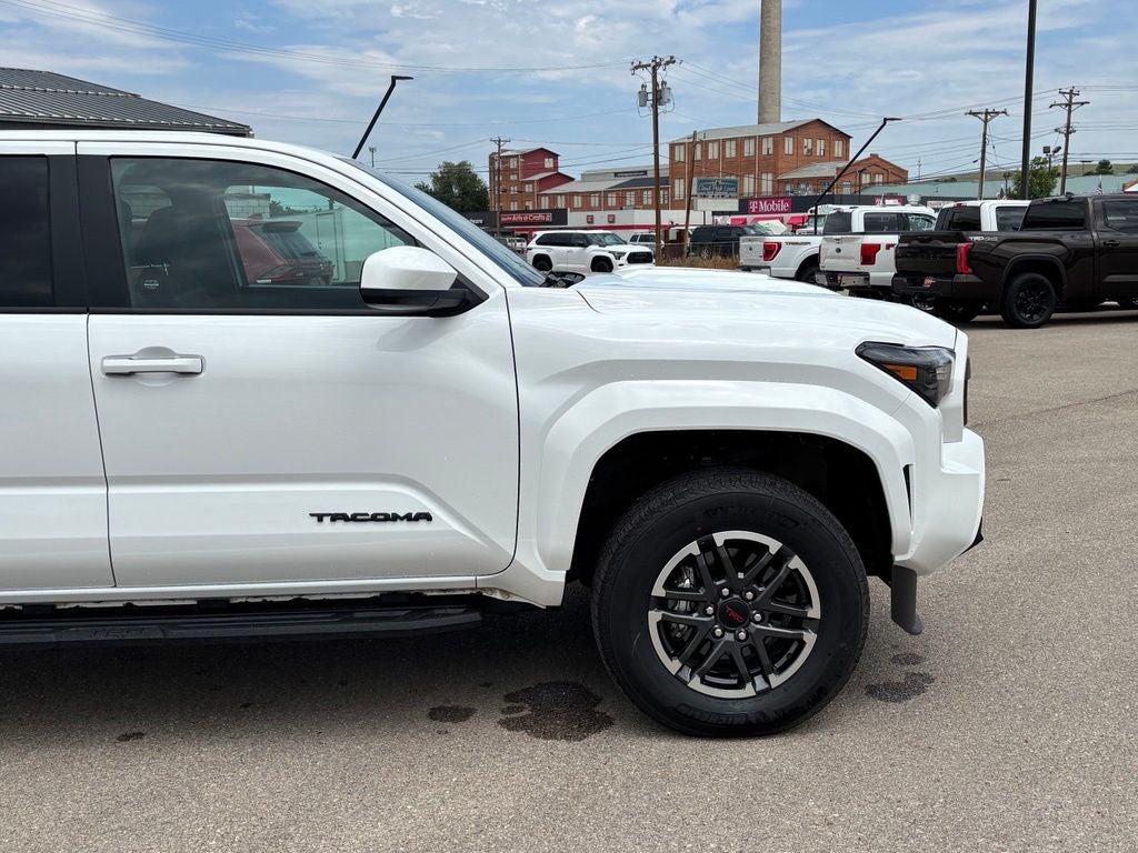 2025 Toyota Tacoma TRD Sport - Photo 11