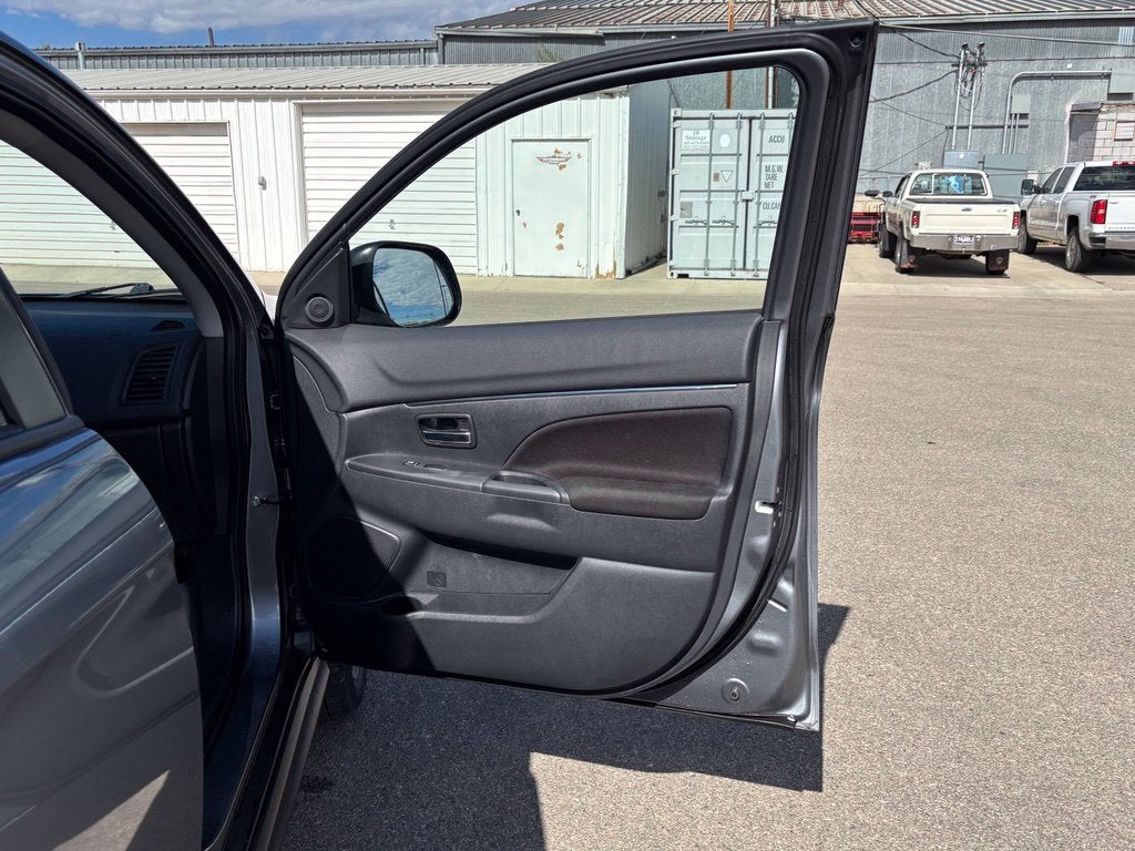 2025 Mitsubishi Outlander Sport ES - Photo 39