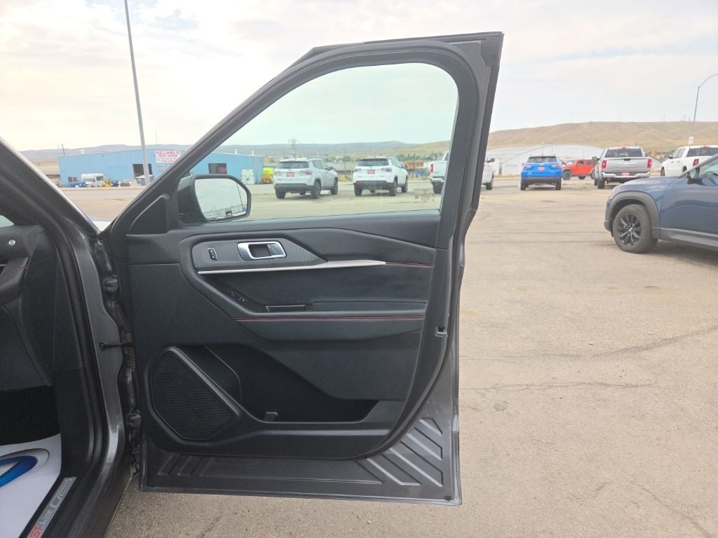 2025 Ford Explorer ST-Line 4WD