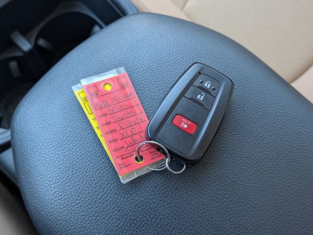 2025 Toyota RAV4 XLE