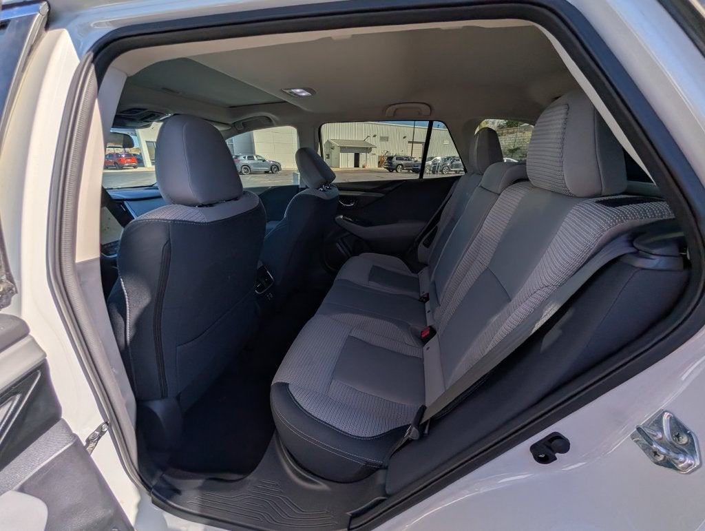 2025 Subaru Outback Premium w/Sunroof