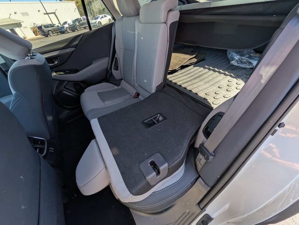 2025 Subaru Outback Premium w/Sunroof