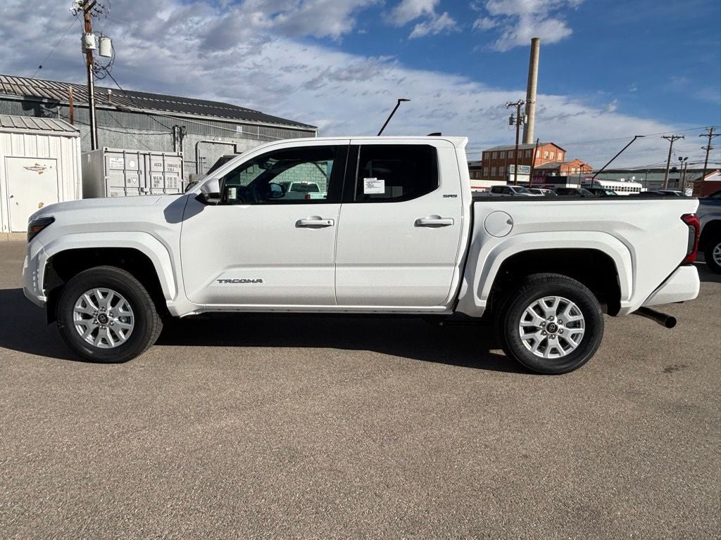 2025 Toyota Tacoma SR5 - Photo 10