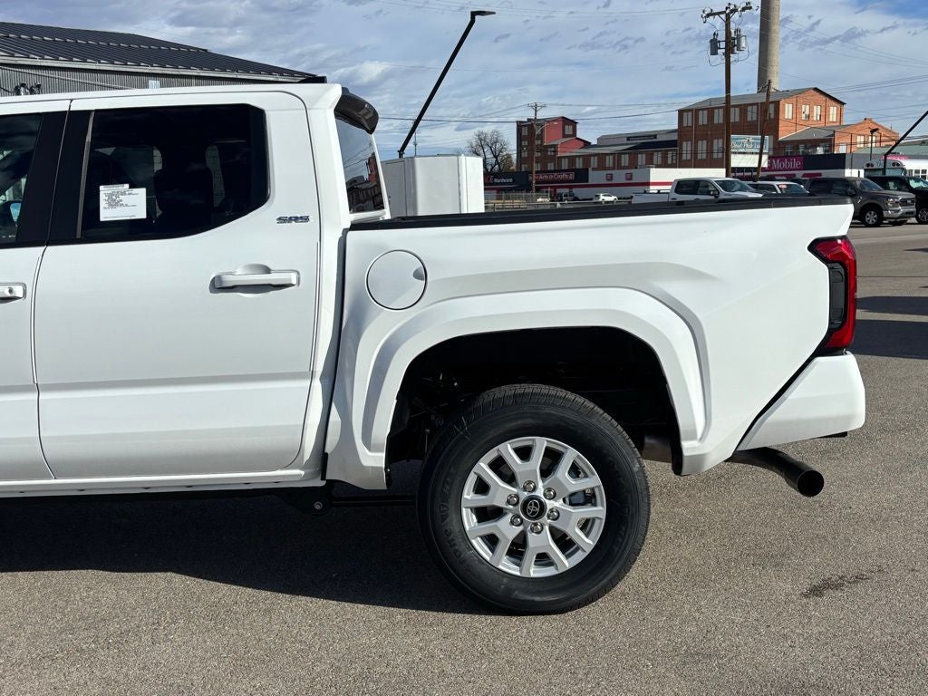 2025 Toyota Tacoma SR5 - Photo 12