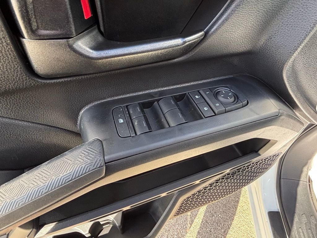 2025 Toyota Tacoma SR5 - Photo 14