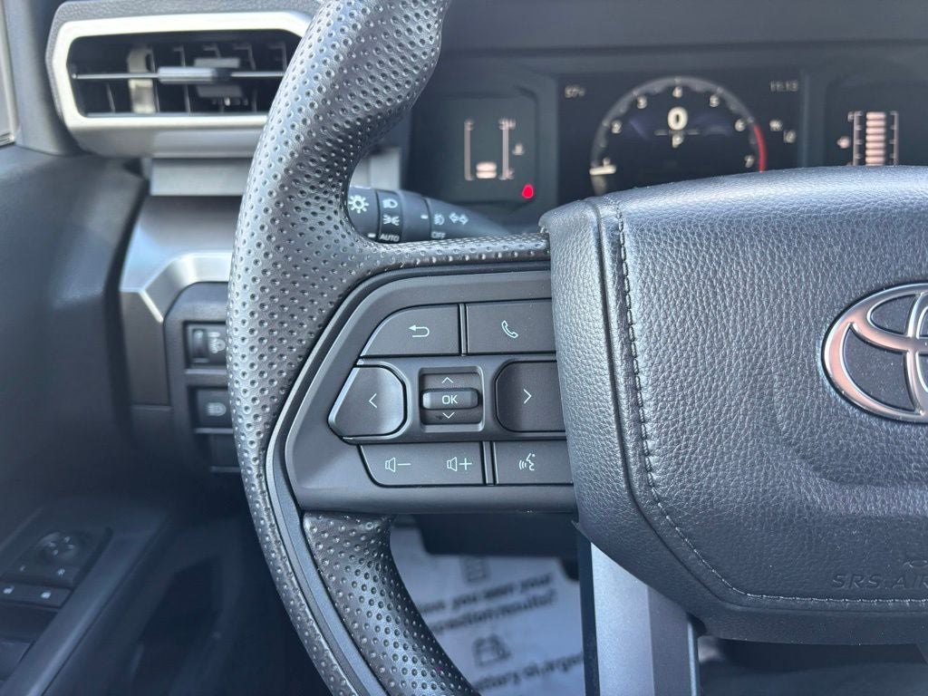 2025 Toyota Tacoma SR5 - Photo 18