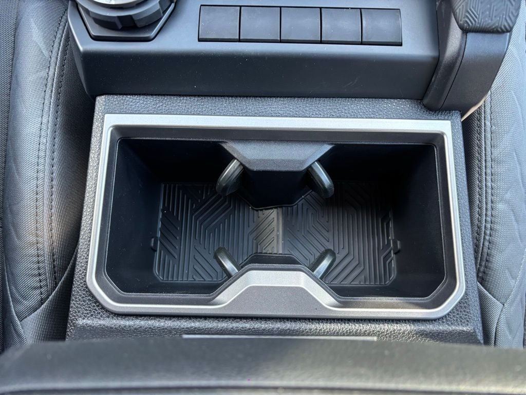 2025 Toyota Tacoma SR5 - Photo 24