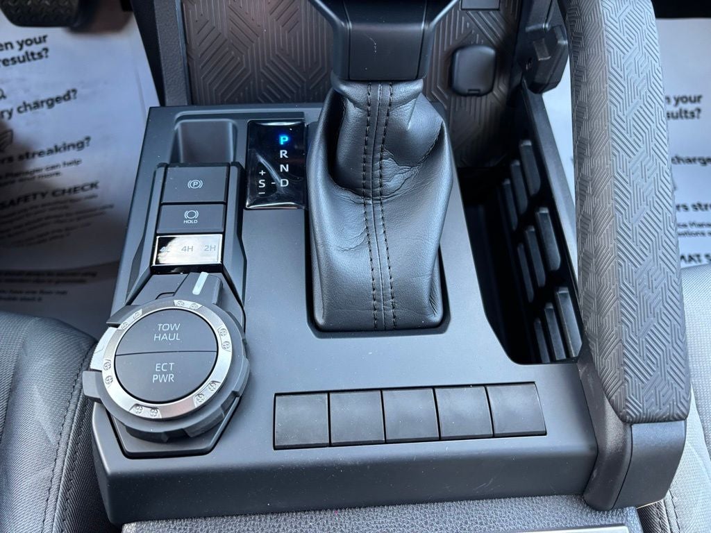 2025 Toyota Tacoma SR5 - Photo 26