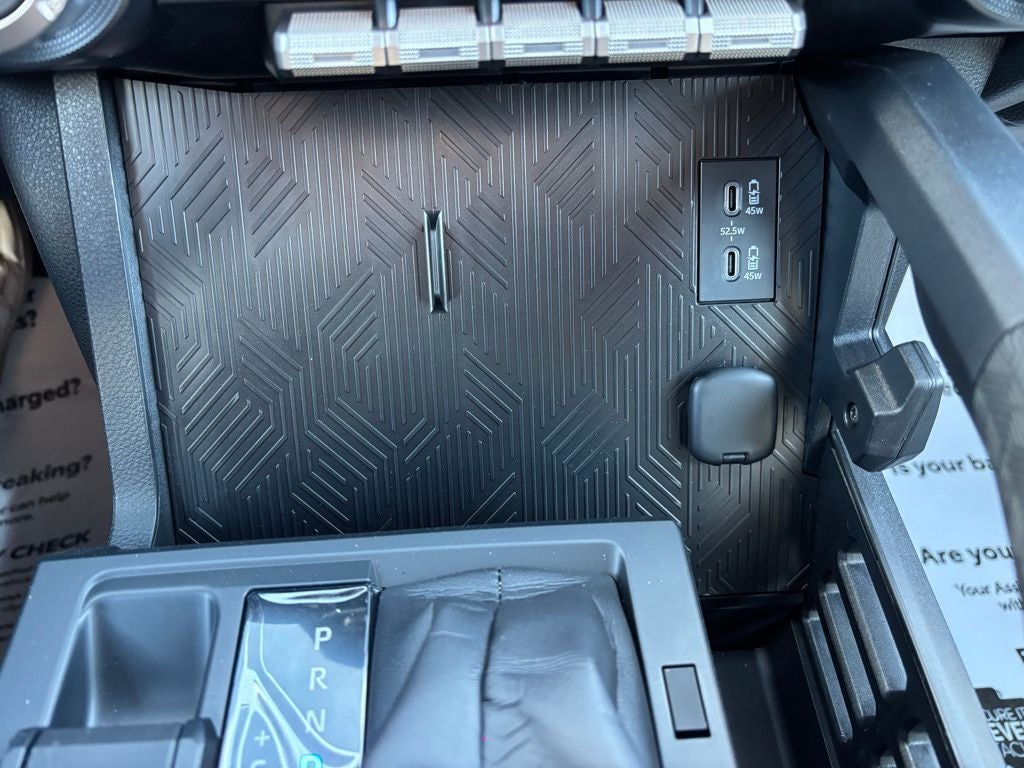 2025 Toyota Tacoma SR5 - Photo 28