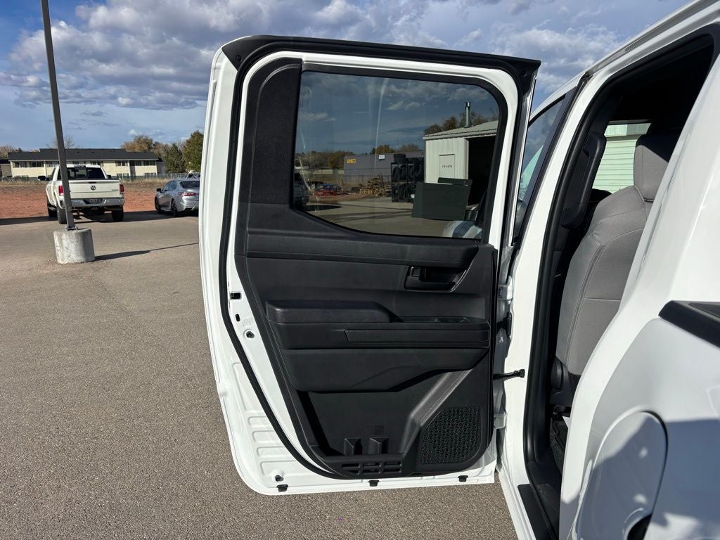 2025 Toyota Tacoma SR5 - Photo 36