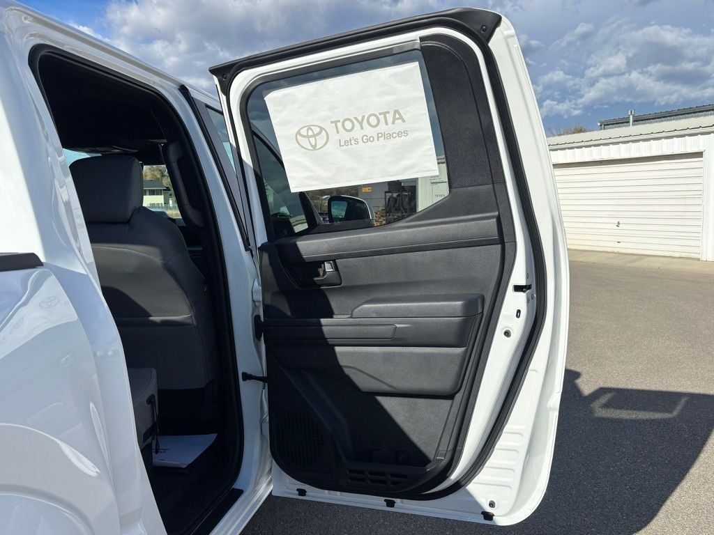 2025 Toyota Tacoma SR5 - Photo 40