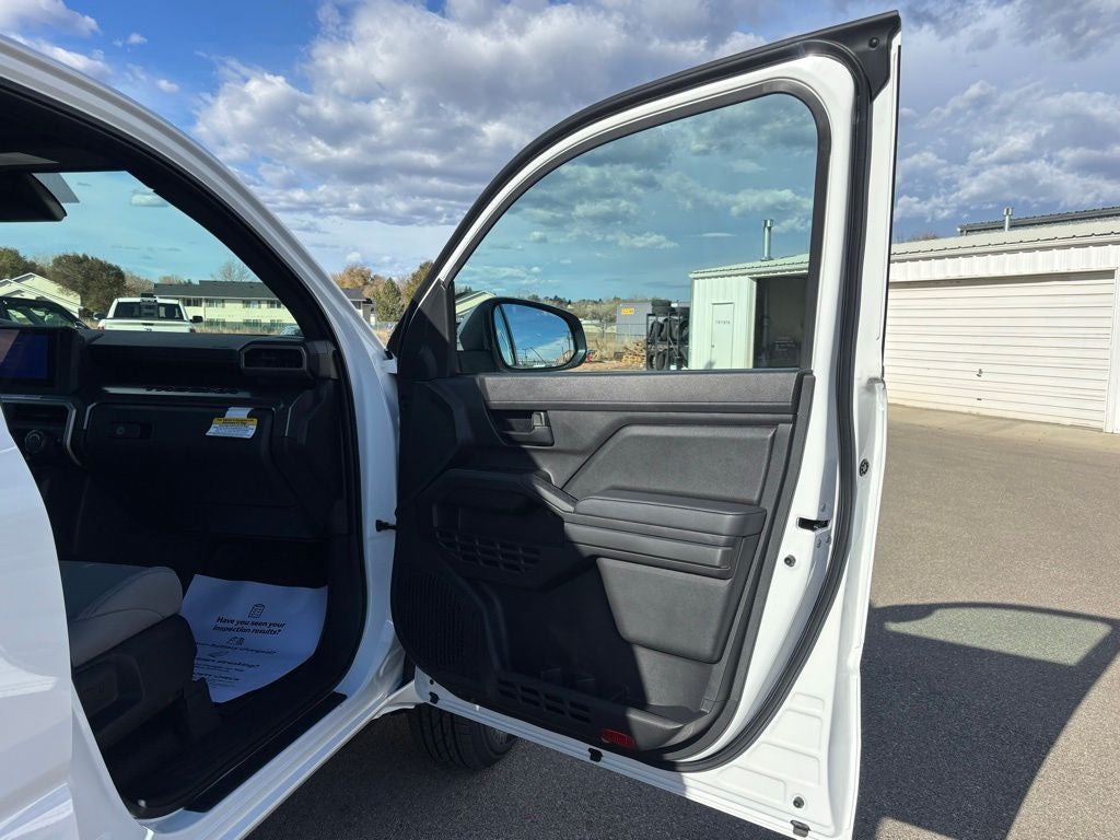 2025 Toyota Tacoma SR5 - Photo 43