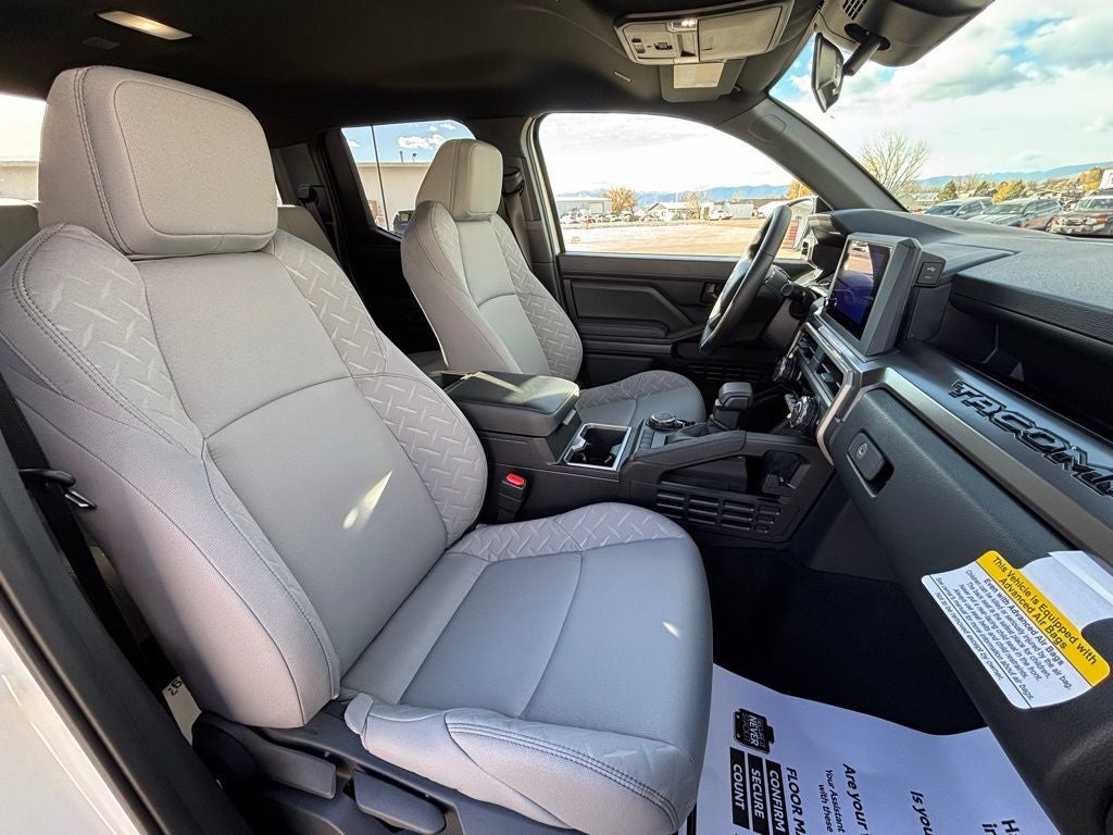 2025 Toyota Tacoma SR5 - Photo 44