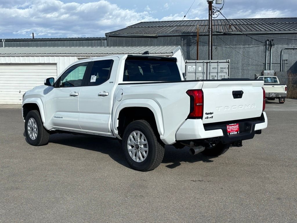 2025 Toyota Tacoma SR5 - Photo 7