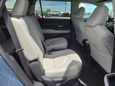 2026 Toyota Grand Highlander Base
