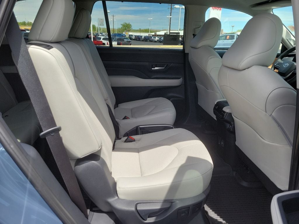2026 Toyota Grand Highlander Base
