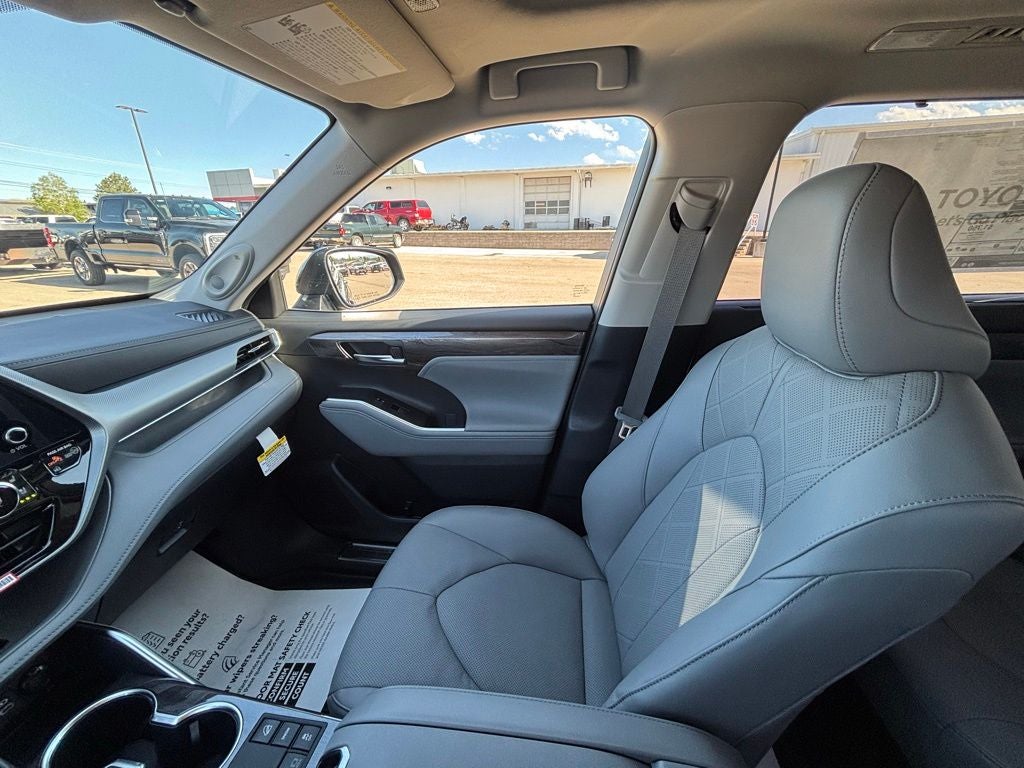 2026 Toyota Highlander Platinum