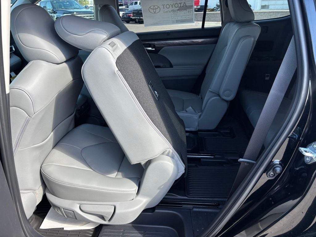 2026 Toyota Highlander Platinum