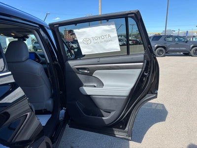 2026 Toyota Highlander Platinum
