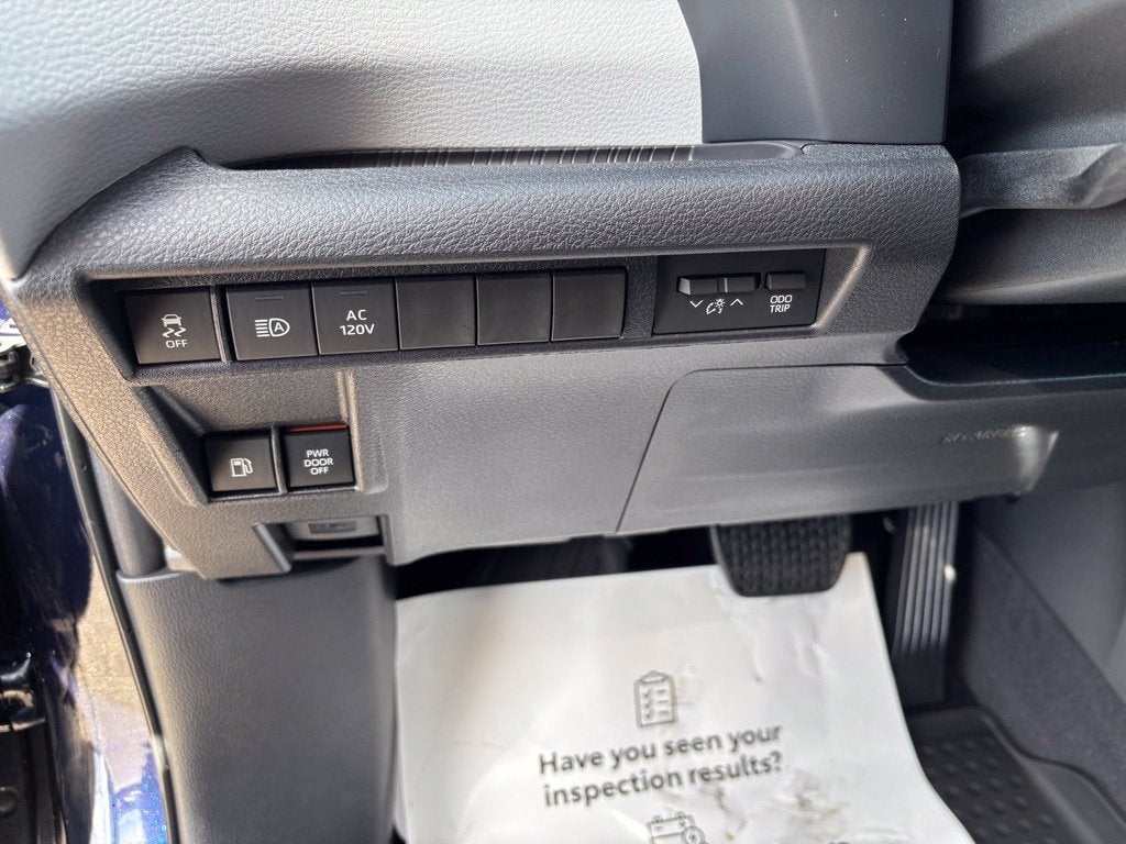 2026 Toyota Sienna XSE 7 Passenger