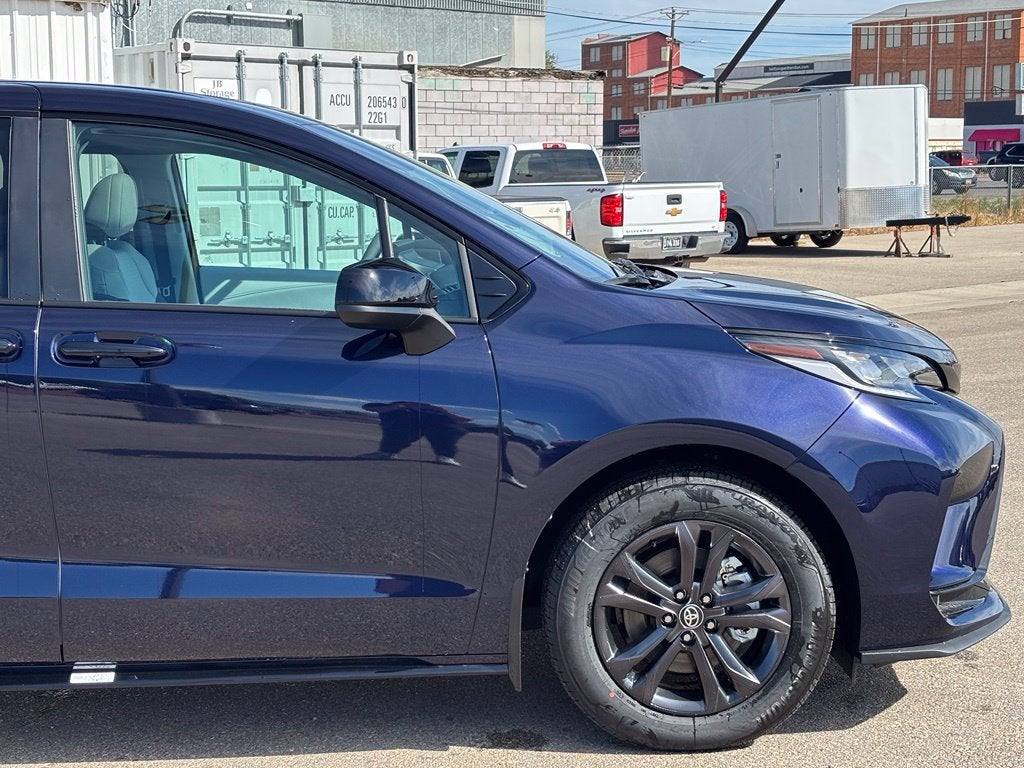 2026 Toyota Sienna XSE 7 Passenger