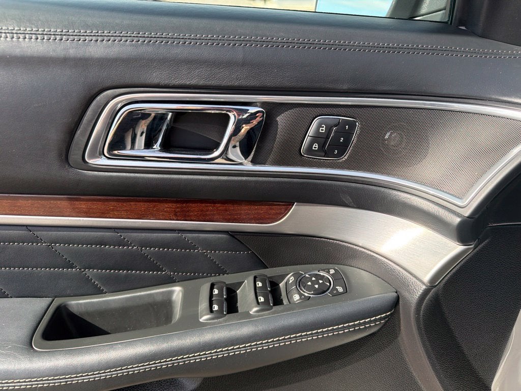 2017 Ford Explorer Platinum