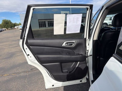 2020 Nissan Pathfinder SL