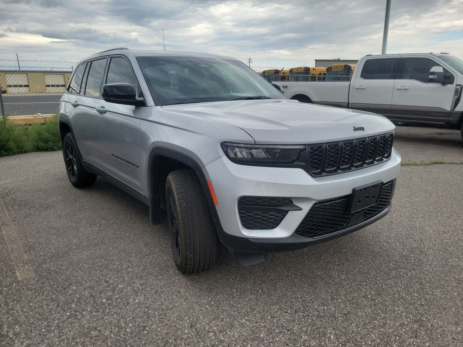 2025 Jeep Grand Cherokee Laredo